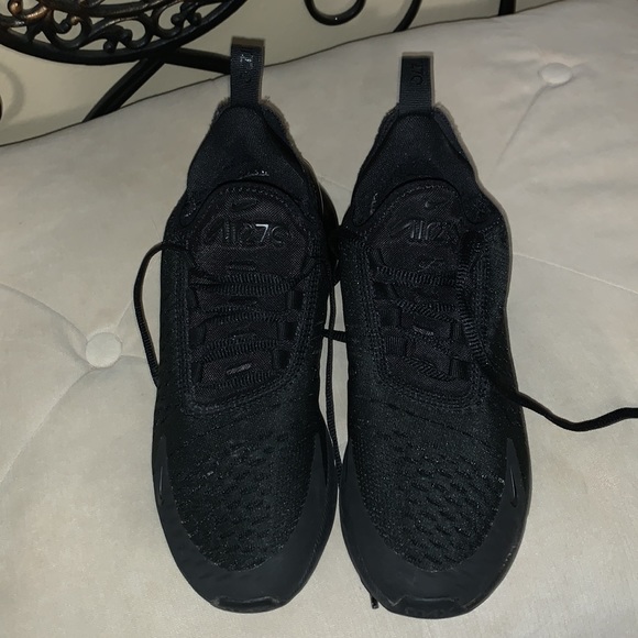 Nike AirMax tennis shoes - Picture 3 of 6